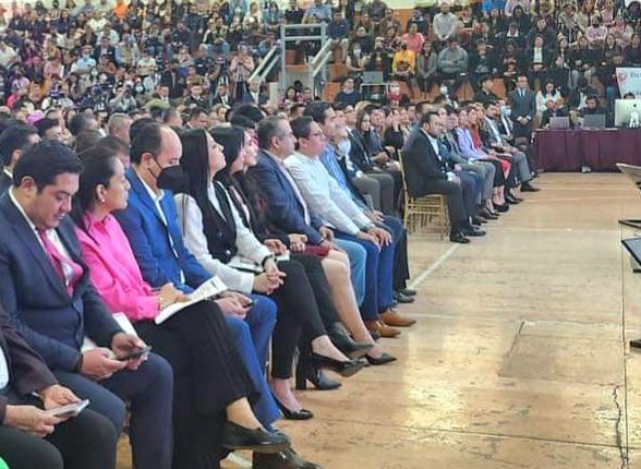 Sue_Bernal's tweet photo. Como representante del #Distrito41 en la @Mx_Diputados, asistí a la presentación del #PrimerInforme de Gobierno de la Presidenta @MarielaGtzEsc https://t.co/A3MiNXpLQU
