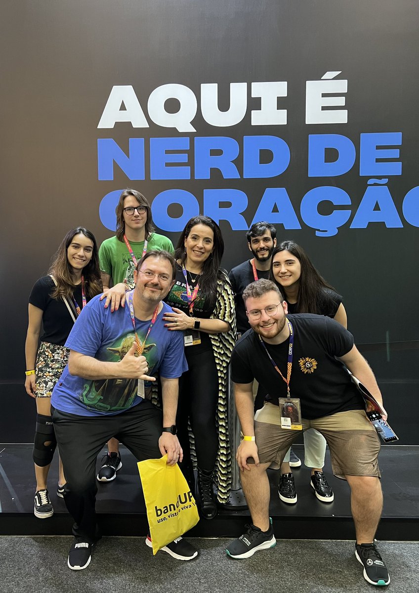 Claudiamucha's tweet photo. Aqui é familia NERD de 💙
1a CCXP pós-pandemia!! 

#CCXP #epico 
@CCXPoficial https://t.co/gaKCqyHunq