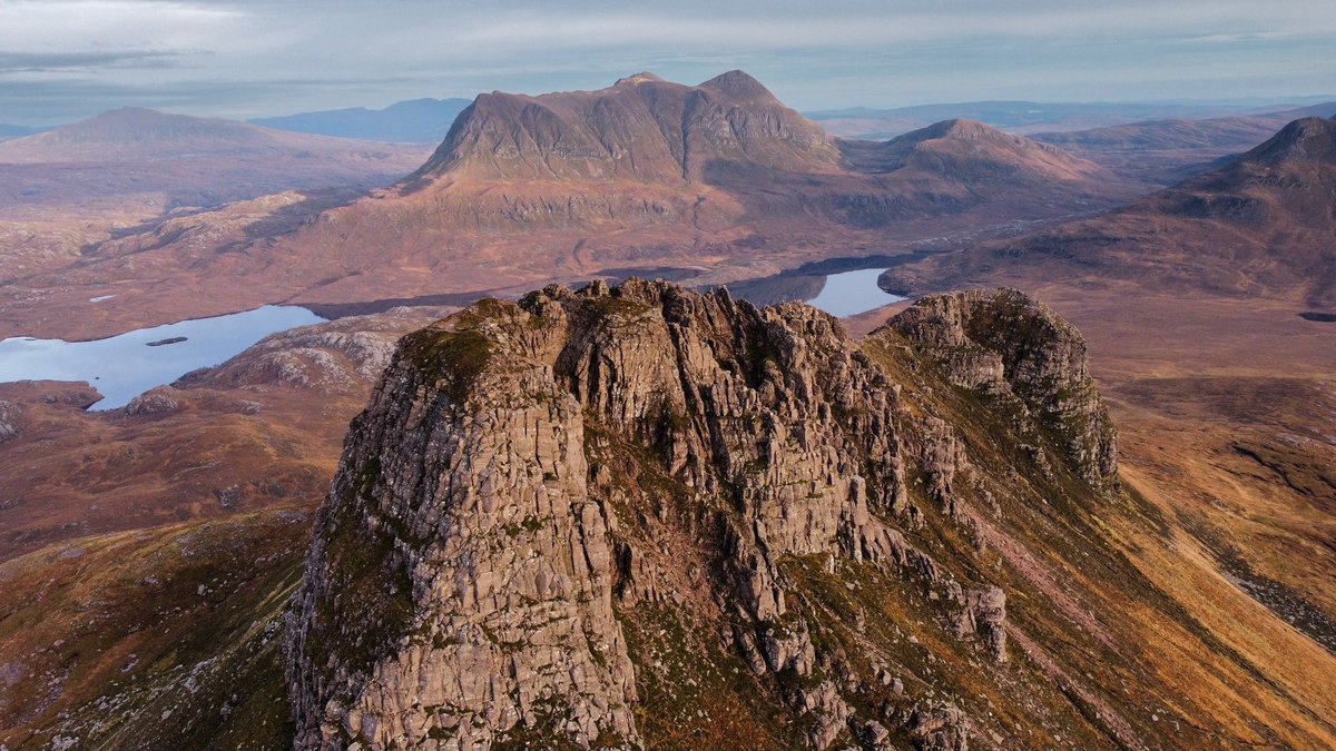 PeterRibbeck's tweet image. The view over stac pollaidh to Cùl Mòr in the highlands of Scotland. #Inverpolly #Stacpollaidh #assynt #Ullapool #RossandCromarty #sutherland #CùlMòr #VisitScotland @VisitScotland