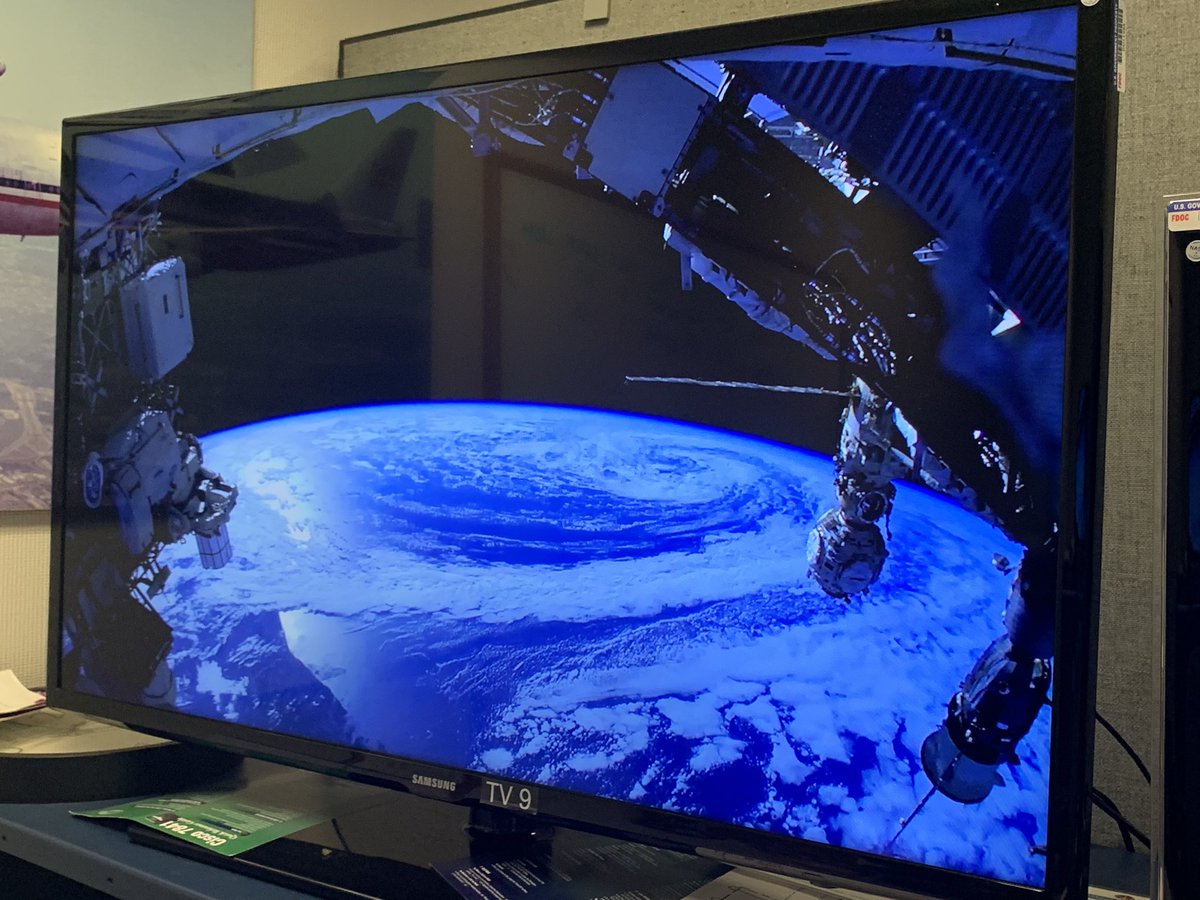 tracyfillip's tweet photo. We got to see some beautiful views during the space walk today. https://t.co/Rdmv7rLXLF
