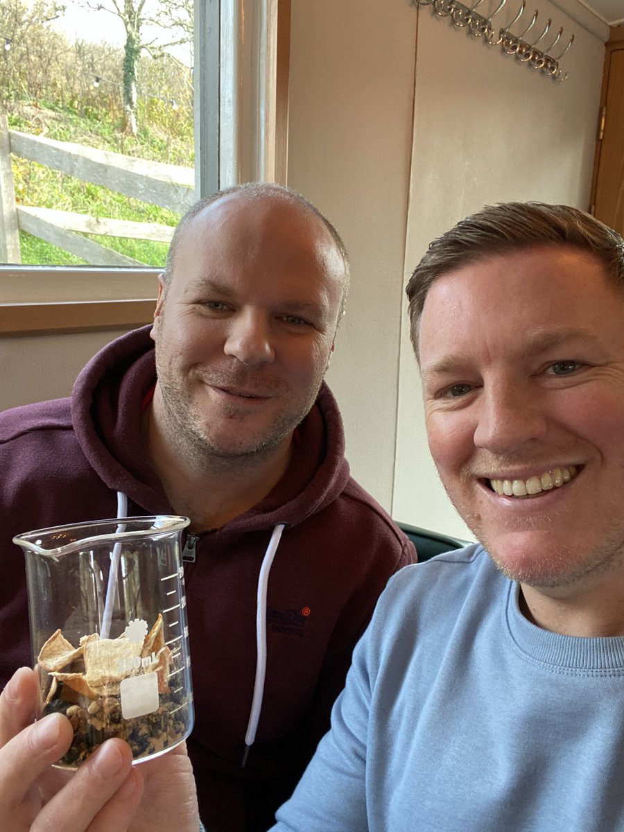 happy_matty86's tweet photo. Some very important people in my life down in #PortIsaac #happymatty https://t.co/AhN1fgOIcH