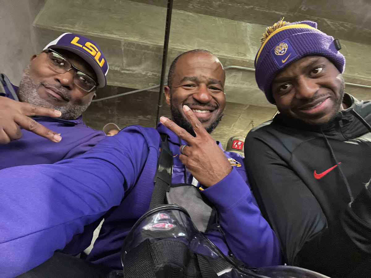 bukezilla224's tweet photo. Out with the fellas!!  
#geauxtigers https://t.co/f8h6ZnUTFO