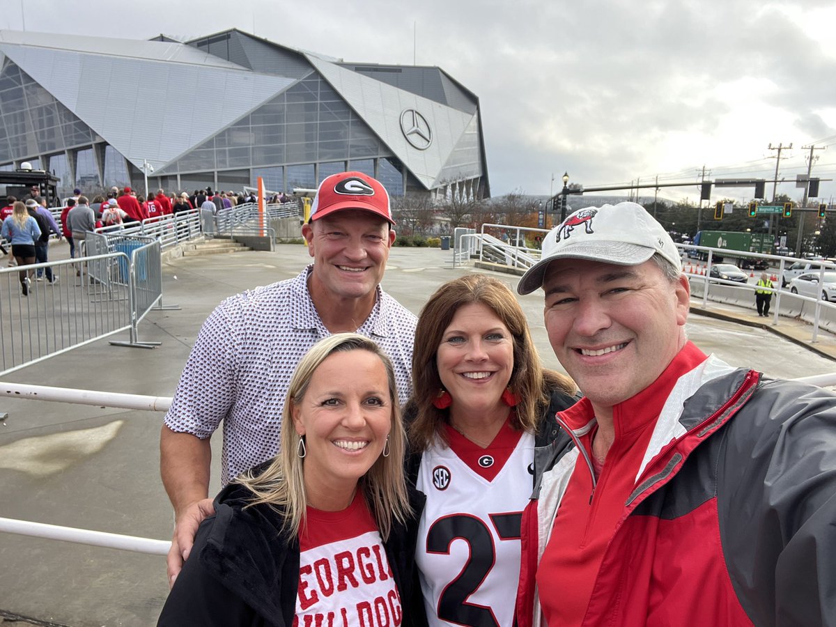 laraelong's tweet photo. #secchampionship #godawgs https://t.co/0P7ItSDG93
