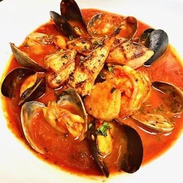 Pogacha's tweet photo. It's the perfect dish to warm up with today!  Now featuring Pogacha's own NW Seafood Cioppino

#cioppino #seafood #pogacha #dinnerspecial #special #mercerislandchamber #local 

https://t.co/sISQjRHU9v
https://t.co/ElYdU69Tt8 https://t.co/Rqa5FGxtc2
