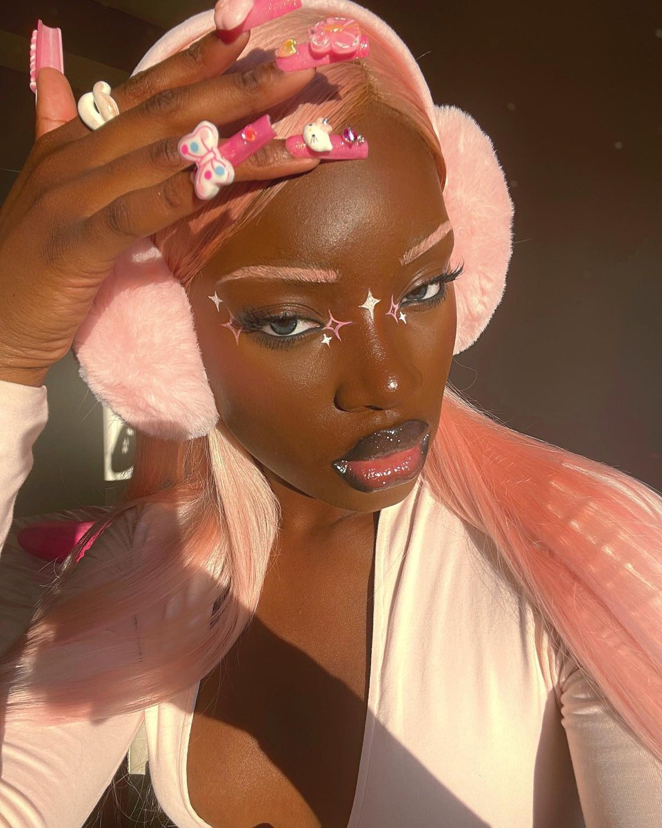 ColourPopCo's tweet photo. giving ballet core vibes ✨🩰🎀💓✨who else is obsessed with this trend?? 

using pressed powder blush in shade 'freaky genius girl' 

IG: isabelleikpeme | ib: esantoinette https://t.co/QpRxOSZCrm