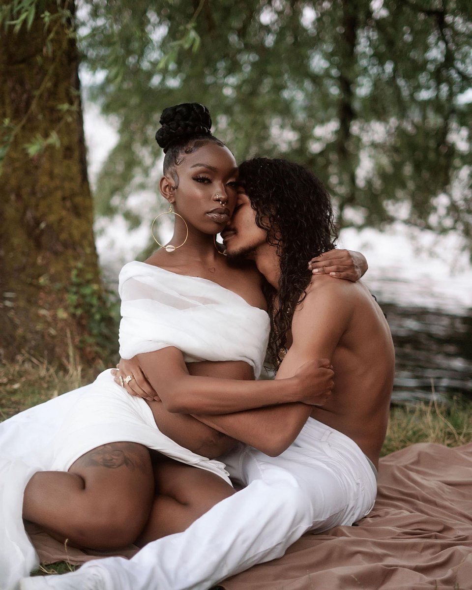 Miakvisuals's tweet photo. Each moment of parenthood is a memory waiting to be captured❤️ 
#seattlephotographer #pnwphotographer #tacomaphotographer #seattlematernityphotographer https://t.co/tmpEjyzH2h