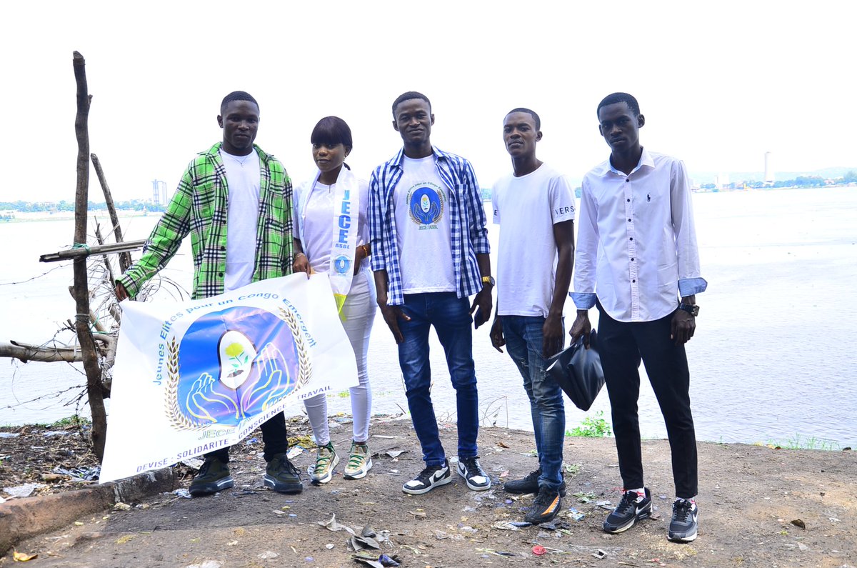 bilare_john's tweet image. Les jeunes élites pour un Congo émergent (JECE) étaient aujourd'hui à la rue pour condamner l'agression rwandaise au Congo et le silence absolu de la communauté internationale face à ces terroristes du M23. JECE apporte son soutien indéfectible aux FARDC et prés Félix Tshisekedi.