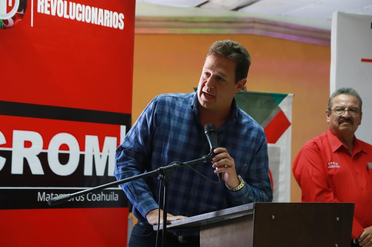 ¡Buenas tardes! 👋

Hoy acompañe a mi amigo <a href="/charro_rl/">Miguel Angel Ramirez</a> el primer priista de Matamoros,en la renovación de la CROM 

Felicidades Lorenzo Hernandez por tu nueva encomienda. 💪