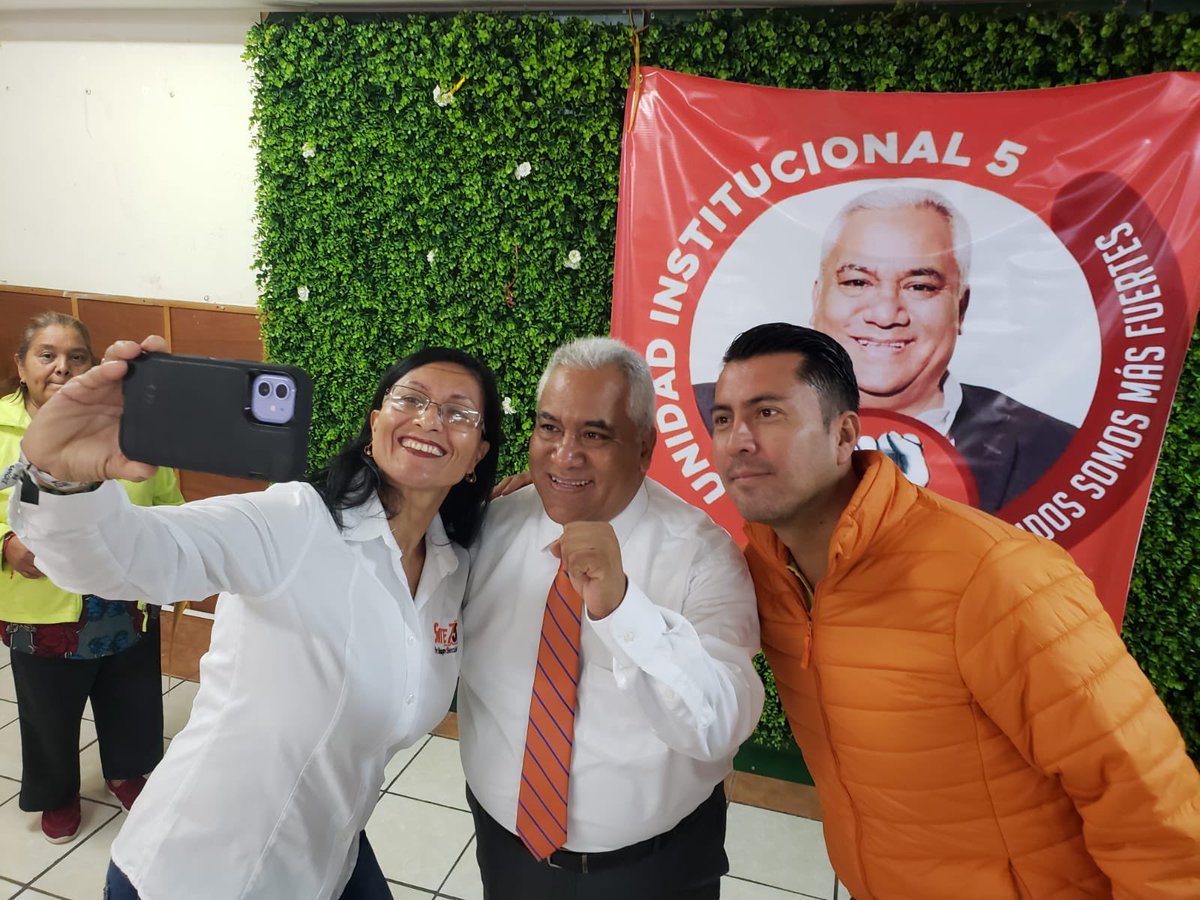 Excelente recibimiento en #Monclova de mis amigas y amigos, con quienes compartimos nuestro Proyecto Institucional y me mostraron su apoyo y gran compromiso. 

Este 9 de Diciembre Vota por Planilla Naranja.

#VotaNaranja🟠 
#UnidosSomosMásFuertes 🤝