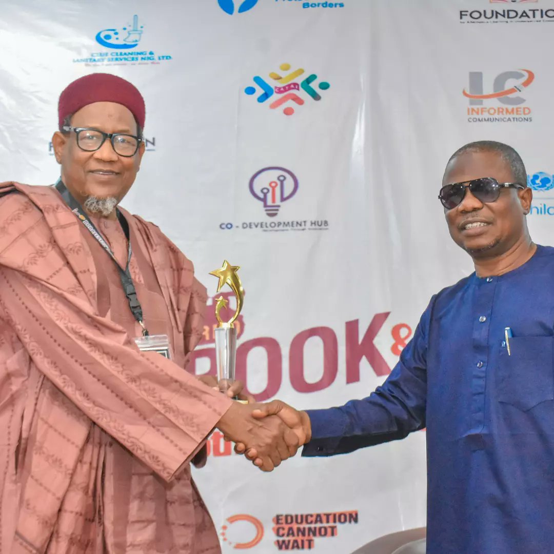 bobafest_24's tweet photo. @BornoArt #BoBafest22 Presented a Lifetime Achivement Award to Prof. Shettima Umara Bulakarima, a Professor who have contributed to the development of Kanuri language and literature for about 5 decades.
#Narratives #arts #literature #borno #Nigeria https://t.co/ehvajbFCKW
