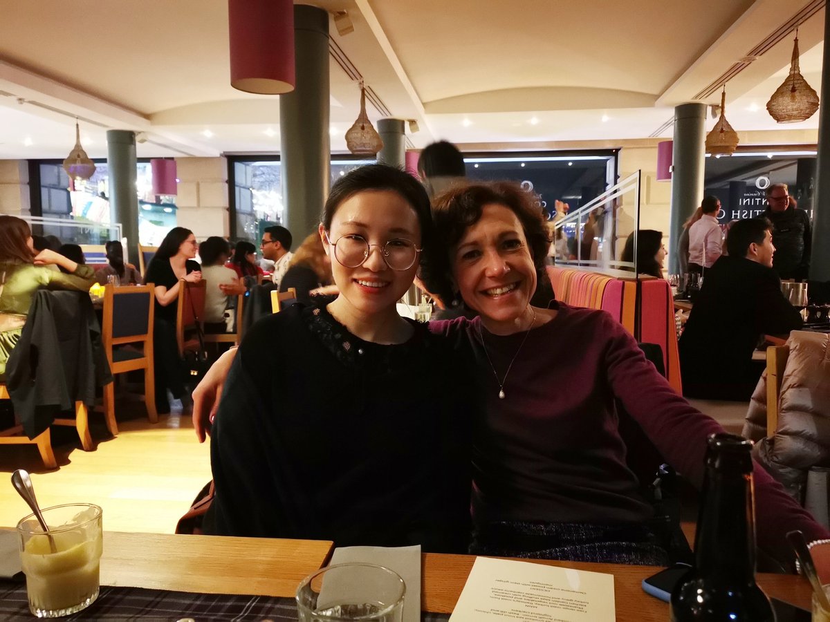 wenyi_jiang's tweet photo. @UKEVSoc #UKEV2022 It is my pleasure to meet with Prof. Graca Raposo. Thanks for giving a fantastic talk! https://t.co/p7LSy5fdG4