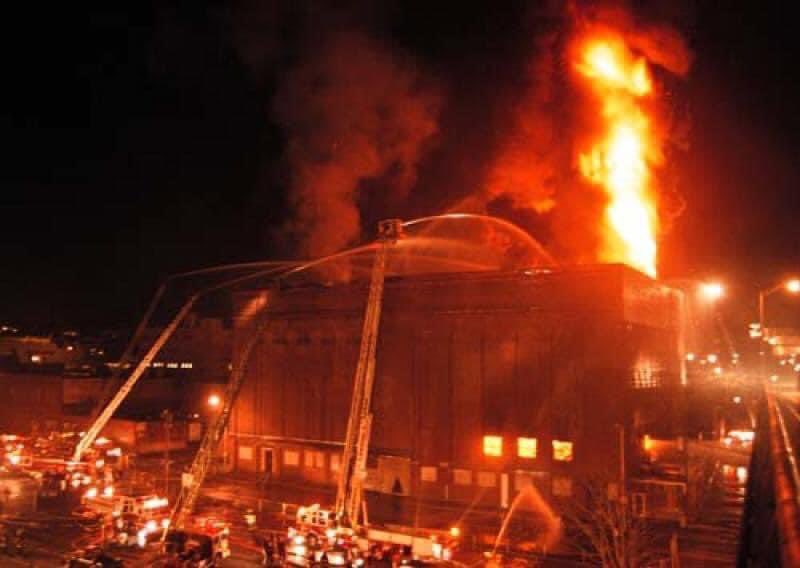 KateToomey's tweet photo. 23 years ago, at 18:13 hours, six Worcester Firefighters paid the ultimate sacrifice while trying to save other lives.  We will never forget them and continue to honor them. Brotherton, Lucey, Spencer, Jackson, Lyons, McGurik.We honor six brave heroes #WorcesterFD #Worcester6 https://t.co/t252rsyUcw