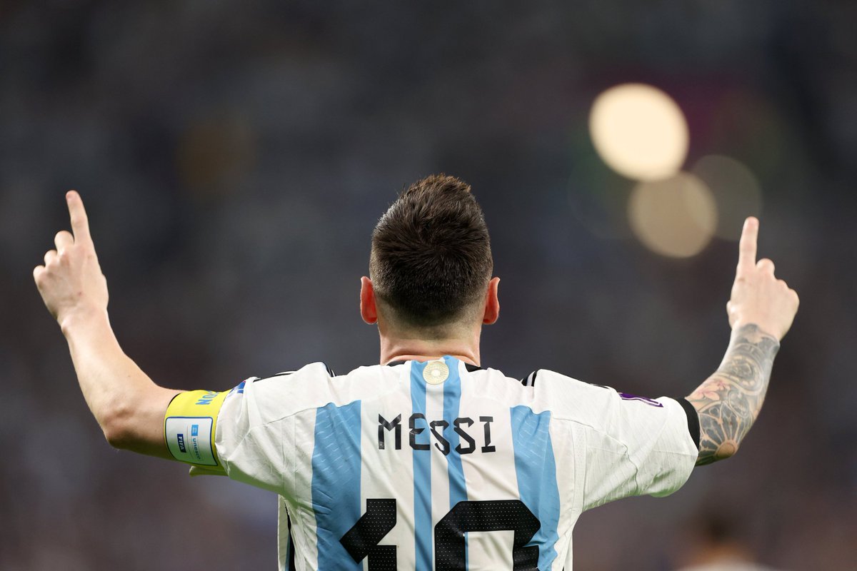 maksudulhb's tweet photo. 789 Goals in 1000 appearances. Messi will be spoken about for centuries to come. We lived it!   What more he needs to prove...! 

A master and his apprentice ✨

#Messi𓃵 #FIFAWorldCup https://t.co/u9CINEZDuT