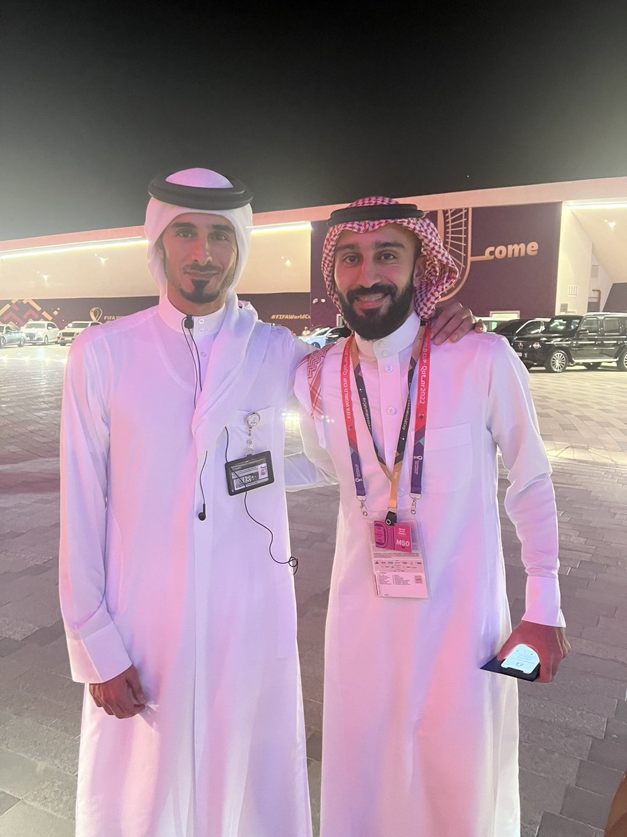 Sahlawi_m10's tweet photo. سعدت اليوم بلقاء سمو الشيخ جاسم بن حمد 🇶🇦
#عراب_كأس_العالم ورجل التواضع والخُلق 🙏🏻
عمل وجهود كبيرة أظهرت لنا جمال وتميز في تنظيم النسخة الاستثنائية لكأس العالم 2022 https://t.co/2BSFbgiMY7