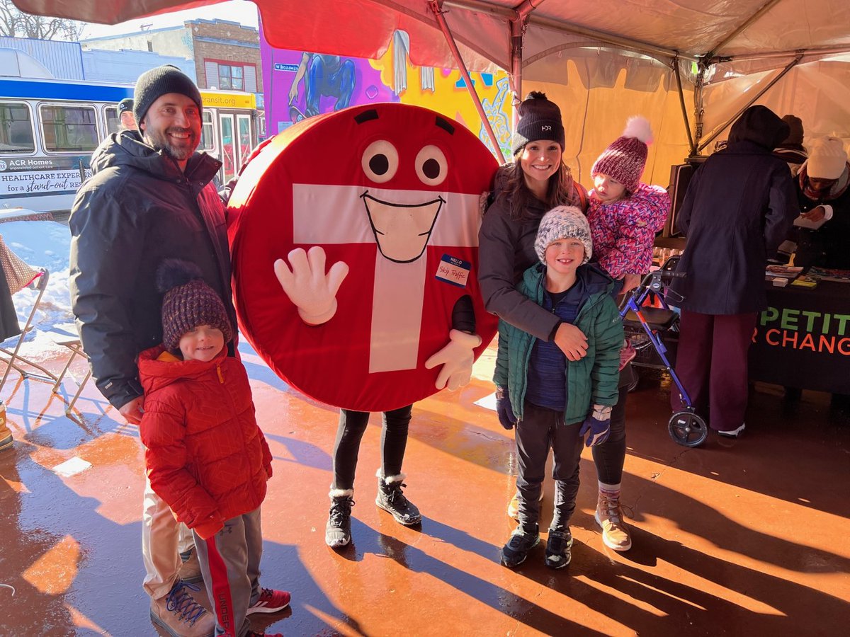 MetroTransitMN's tweet image. Thank you to everyone who came out to the opening of the METRO D Line! Share photos of your METRO D Line miles of smiles with #MetroDLine and #MetroTransitMN this week for a chance to win a $50 GoTo card. Learn more about the METRO D Line at metrotransit.org/d-line