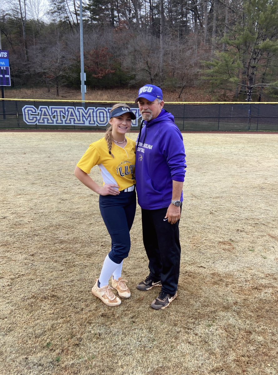 AvaTalley04's tweet photo. Camp #3 in catamount country! Many lessons learned along with meeting new friends today. Thank you to @Clift_coach and @Mads_Arm2Strong for another wonderful camp experience! #GoCats https://t.co/SuU5D9xkL0
