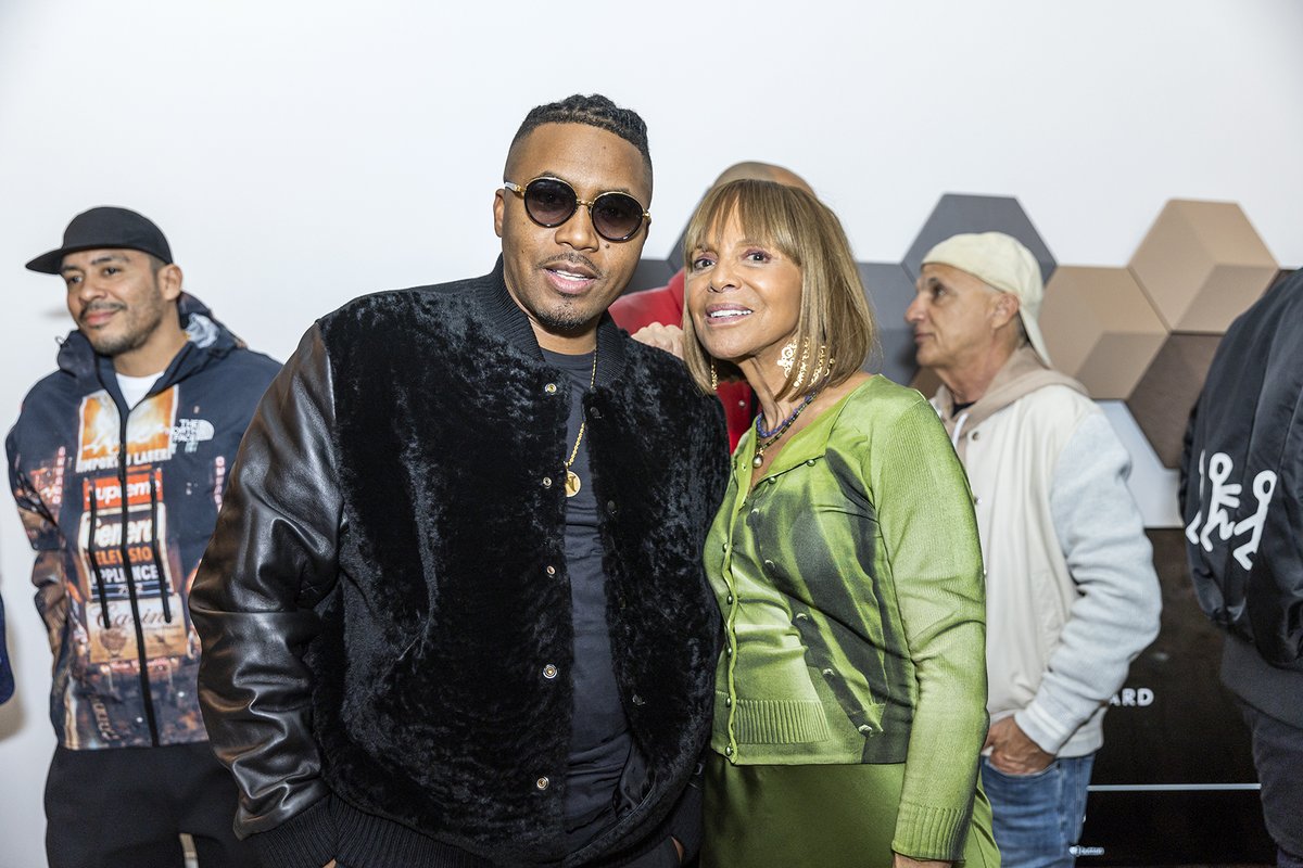 The Dean Collection tweet media