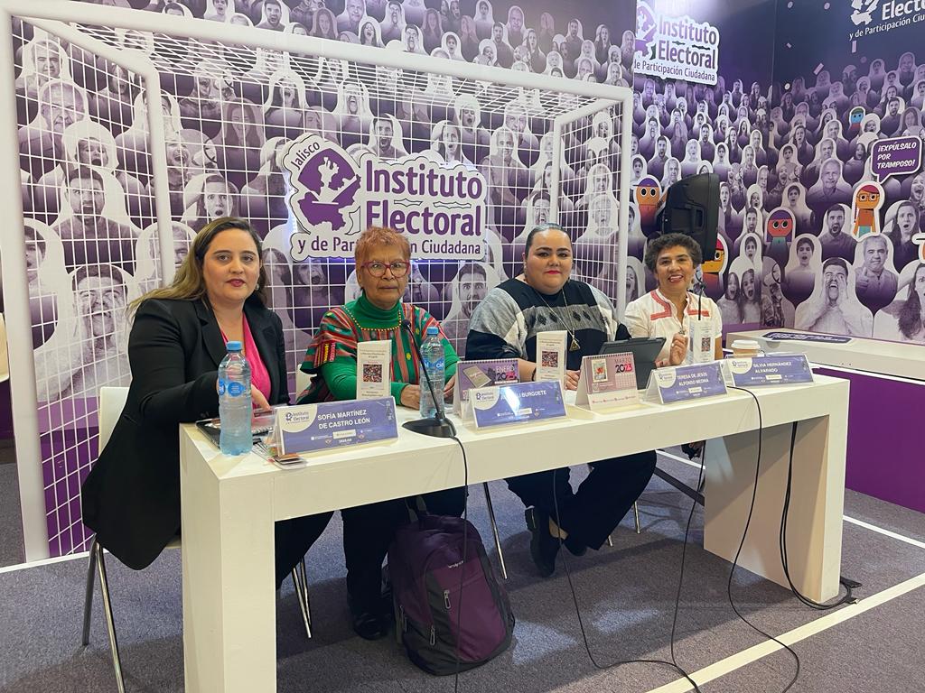 IEPCChiapas's tweet photo. Las consejeras electorales @TereA20 y @SofiaMartinezDC participaron en la #FILGuadalajara2022, comentando la Revista No. 6, Electoralia JK’Optik con el tema “Acciones afirmativas: reducir la desigualdad y favorecer la inclusión”. https://t.co/wuYuCQ7sdP