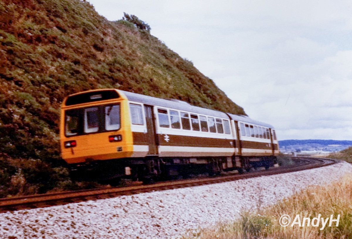 holtona72's tweet photo. #SkipperSaturday
One for the #Pacer fans. 142020 on the sea wall approaching Dawlish Warren with 12.00 Newton Abbot to Exeter. My πΈ on holiday in July 1986. #GWR #Skipper #HBC #UnitPhottersUnite https://t.co/aCnXv5ssMK