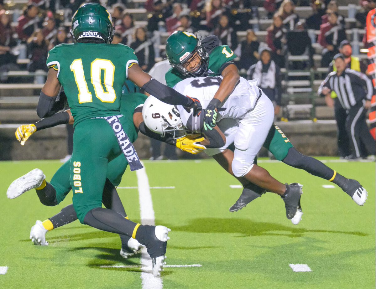 Lobo_Football's tweet photo. WEEK SIXTEEN: 5A Division State Semi-Final

🏈 vs @Aledo_Football 
 
🗓Sat, December 10th
📍John E. Kincaide Stadium
⏰2:00 PM
🎙106.5 JACK FM

Series is tied, 0-0-0.

This will be the first ever meeting.

#txhsfb #loboup https://t.co/PjxhtUdrdz