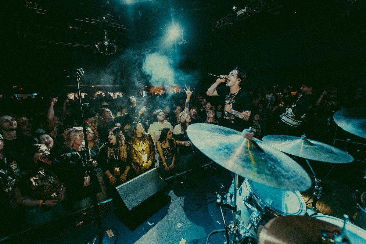 AVOID ⚡️ KICKS ASS tweet media