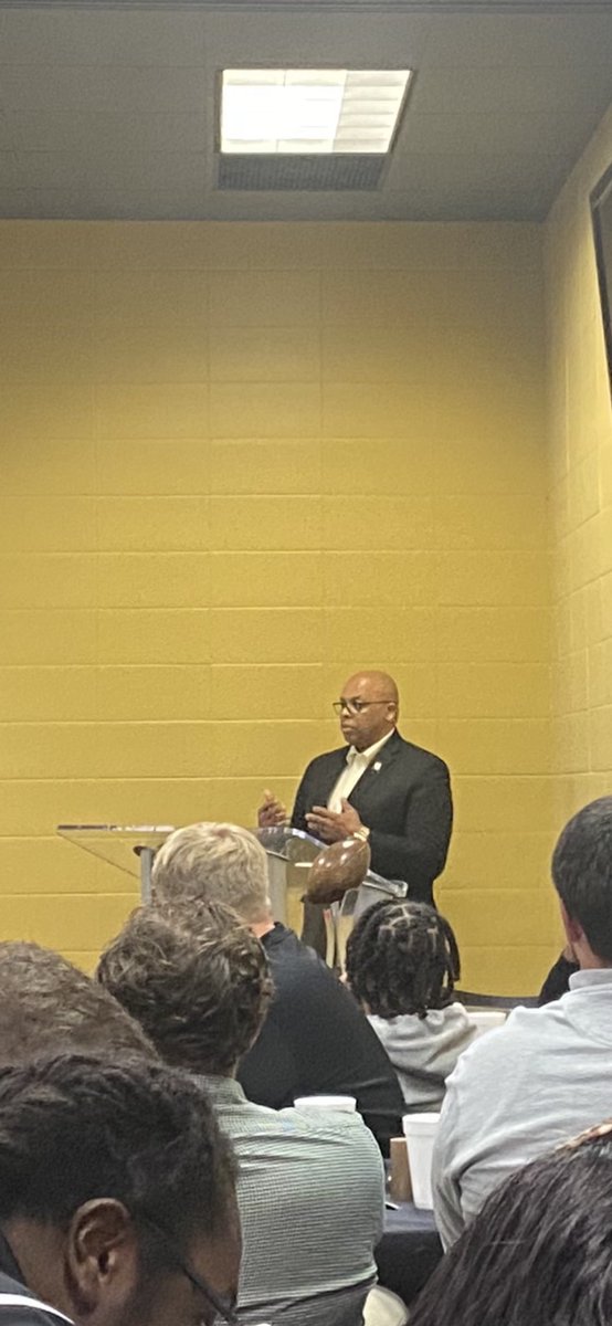 CoachPenn's tweet photo. What an amazing banquet last night! @AlPoodie speech was incredible, WVSU cafeteria was on point, & Mt Zion Missionary Baptist Church was gracious enough to sponsor our event. It felt good to see our 2022 team together one last time. This team really was a special group! #MAXOUTT https://t.co/8W1euemWuY