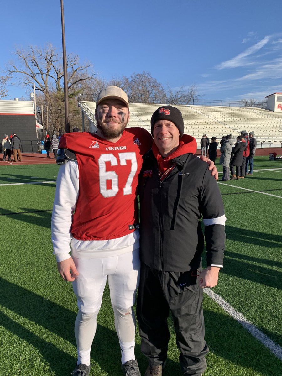 JeffJanes39's tweet photo. It was great to see former Norsemen ⁦@CalvinBright⁩ put the pads on one last time as a college player!  Fun watching him play in the NAIA semi-finals today.  ⁦@rolandstoryfb⁩ ⁦@RS_Norsemen⁩ https://t.co/zkh24tvPlt
