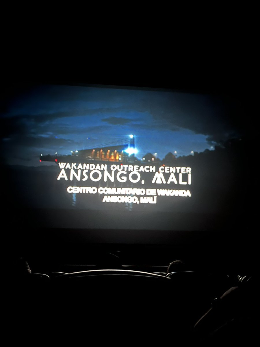 JaviAlejandraG's tweet photo. @CineplanetChile vinimos a ver Wakanda Forever al Cineplanet de Quilín y la película se ve como que yo estuviera sin lentes 😂 Qué onda la calidad? https://t.co/8eR927JYya