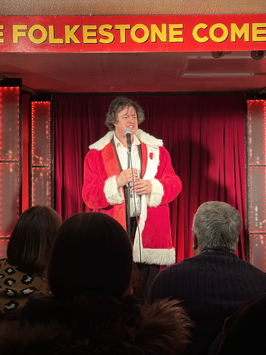 MrsF202's tweet image. I feel like I say this every show. But what a show!! 

You know what did it for me… seeing our compere (who we all have a soft spot for) dressed as Santa - well kind of!

We love our season ticket. Best laughs to be had in a very small town.

@fstonecomedy take a bow 👏🏼✨🎅🏻