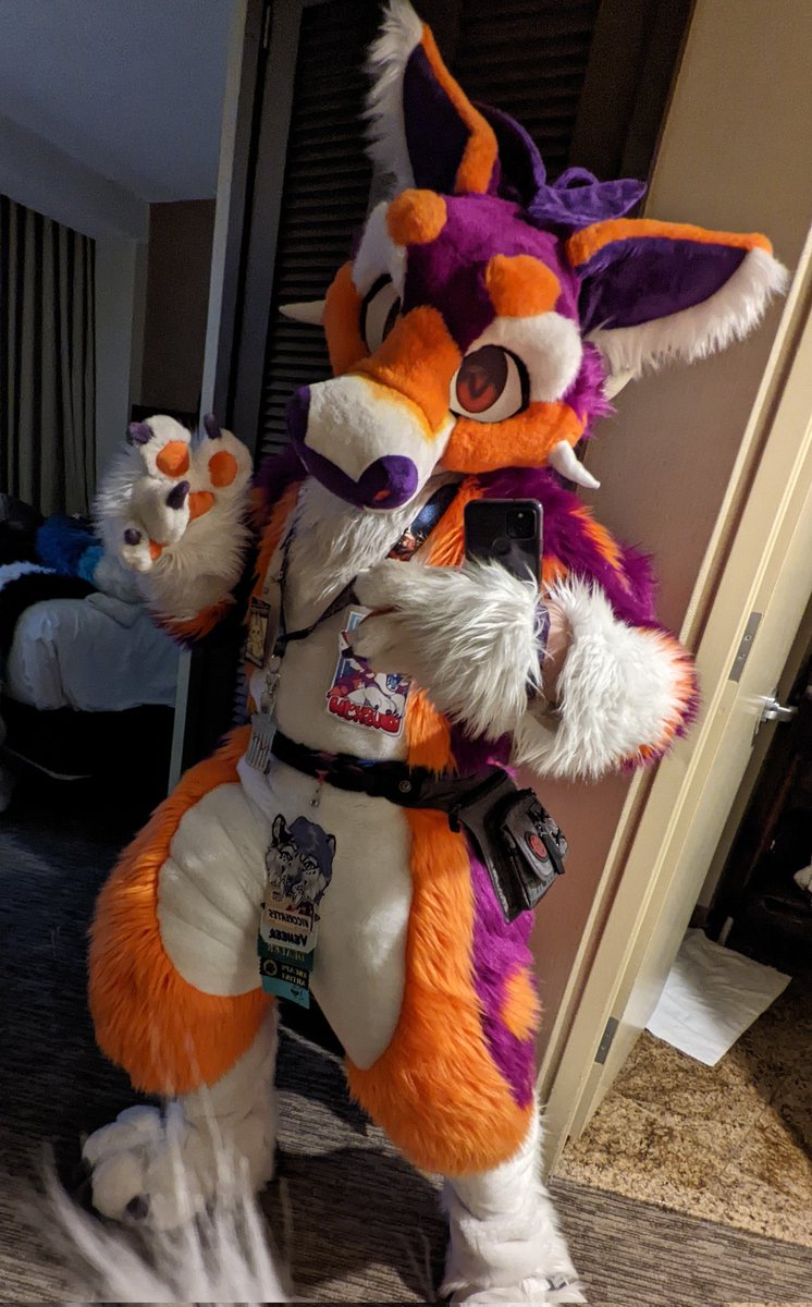 VicDerps's tweet photo. Heading out in suit!!! #MFF2022 https://t.co/nxAnouPxi7
