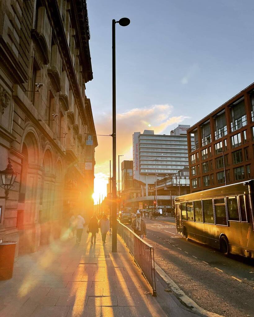 s2martin's tweet photo. A fab day in my favourite city, Manchester, with my daughters ❤️❤️ https://t.co/IYKNtrvwiz https://t.co/uuKX1IgRgD