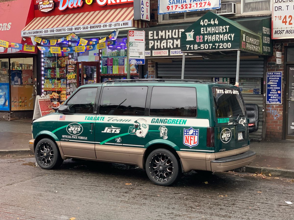 jetsOutLoud's tweet photo. Jets scouting Queens for new stadium https://t.co/iZ7W56mHSh