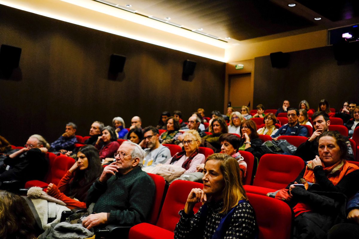 FUTURO CENTRO NACIONAL DE FOTOGRAFÍA > ACCIONES PREVIAS > ACTIVIDADES > ‘DETRÁS DEL INSTANTE’

Presentación de <a href="/DDI_tve/">Detrás del Instante</a> en los Cines Mercado, con la presencia de Jordi Rovira y Òscar Moreno. Actividad coordinada por <a href="/Silviaomedes/">Silvia Omedes</a>.

📷 <a href="/pelodefanta/">Natalia Garces</a> 

ℹ️ futurocentronacionaldefotografia.es/actividades/