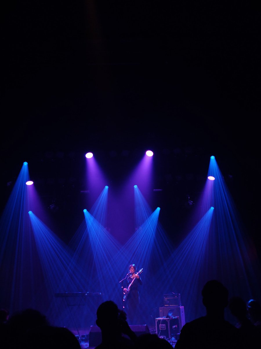 Silne_71's tweet photo. @eeriewanda was bloedmooi op #Zeitgeist @doornroosjenl 😍 luister naar #internalradio gij allen! https://t.co/B4P6wRqsv0