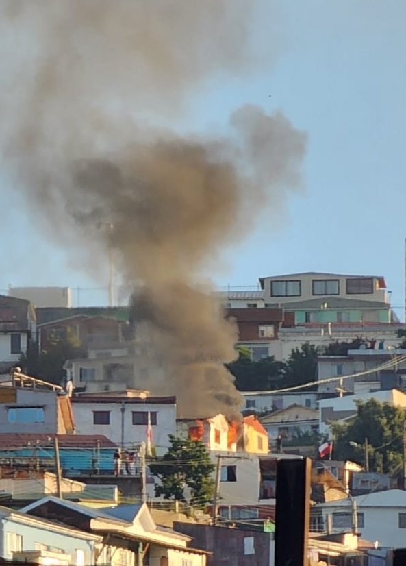 RT @RNEValparaiso #valpo Emergencia estructural Co El Litre. Vergel y Naylor @reddeemergencia Imágen RRSS
