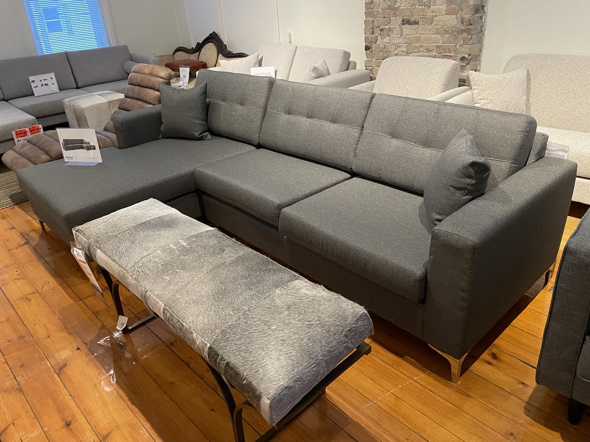 ChesterfieldWH's tweet photo. This sectional has reversible back cushions! An easy way to switch up the look of your space. Regularly $3002 on sale for $1807. L 107" x D 67" x H 35". Visit us in store for more information. 

Posh+Modern. 

#Sectionals #Sofas #Chairs #ChesterfieldWarehouse #DublinOnt https://t.co/wr6IOcagKT