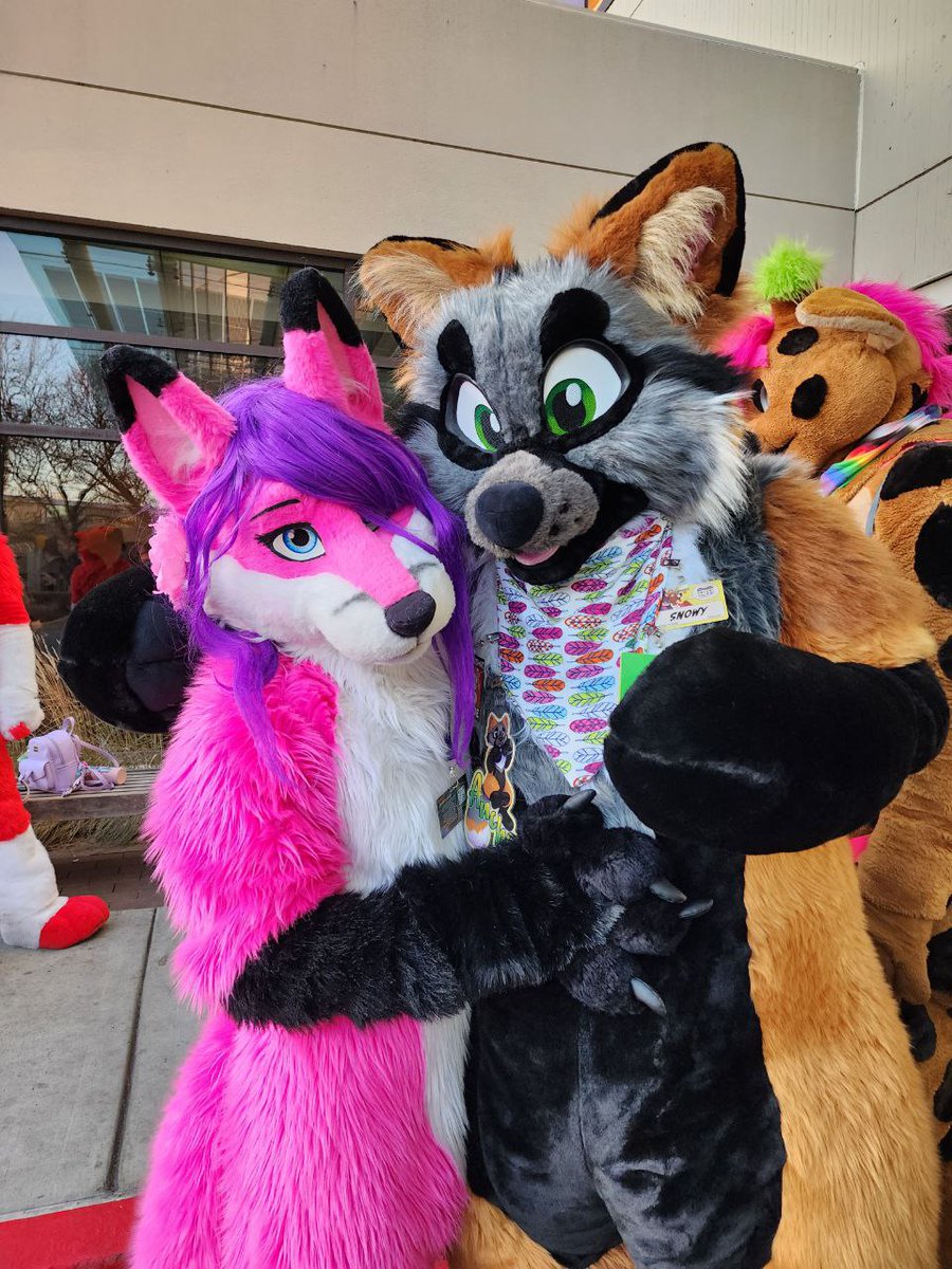 ToneCoyote's tweet photo. Cuties at MFF!
@snowyowl7v and @DolbyVixen https://t.co/5hJJ2PGACh