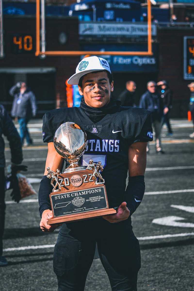 So greatful for these seniors and another great year❤️🤟🏽 Nothing would be possible without God, all the glory to him.#back2back 💍