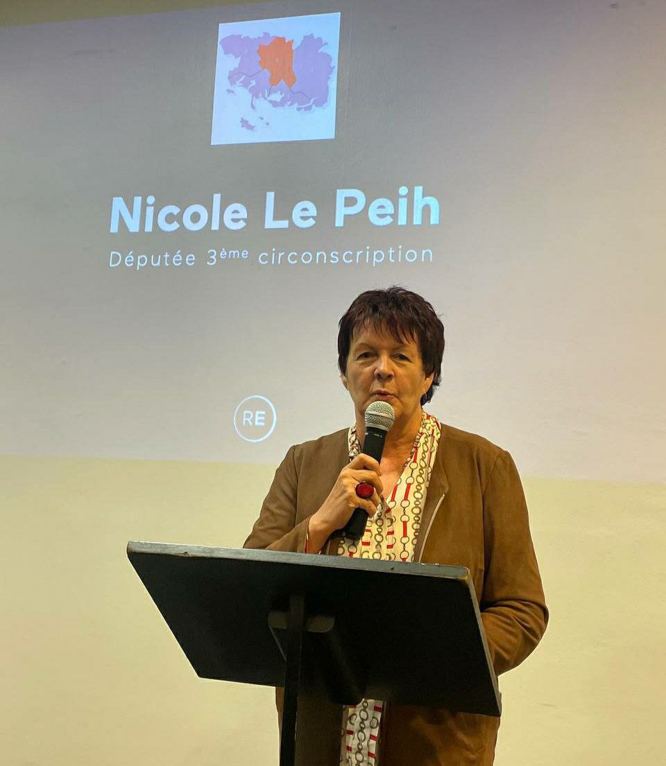 Ce samedi à Vannes, réunis ensemble pour le lancement de <a href="/Renaissance/">Renaissance</a>, le parti en soutien à l'action présidentielle, dans le #Morbihan.
Députés, élus locaux, militants, nous nous engageons avec loyauté et confiance, nous œuvrons pour tous les citoyens.
La parole est à vous ⤵️