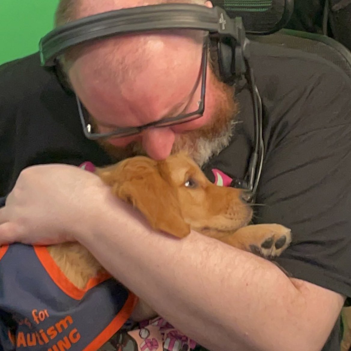barryharryy's tweet photo. JJ and @SimonHoneydew !

Thank you for bringing JJ to meet us all @dogs_autism, we all fell instantly in love!

📷 @yogtok_ https://t.co/tQgFZxPXzM
