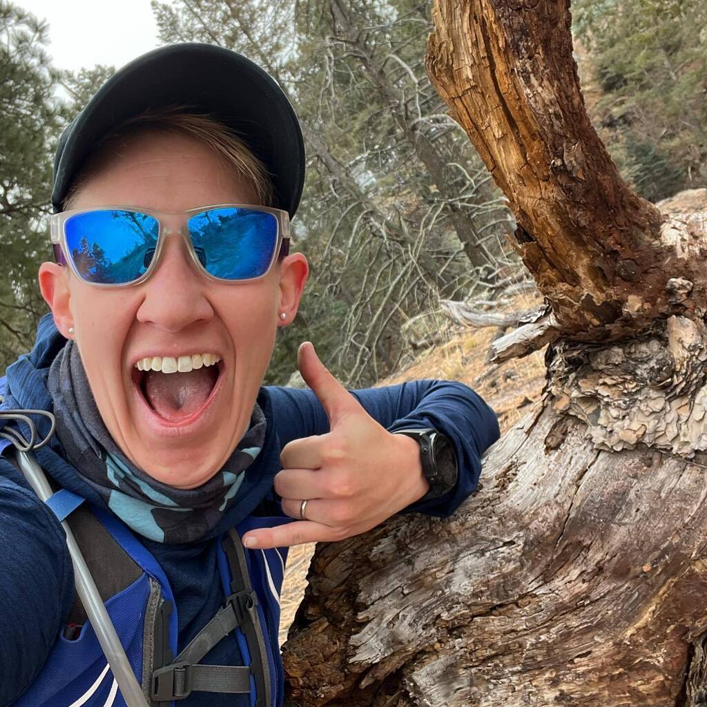 thismonkeyruns's tweet photo. Getting after it and remembering #forwardisapace when I’m feeling slow. Building up for a crazy-epic #raceseason 🤙🐒
.
Oh and…is potato. #thingsfoundrunning
.
.
.
#trailrunning #trailrunner #trails #trailrunninglife #trailrunnerlife #trailrunninglifestyle #traillife #shaka #… https://t.co/RMHlXi628H