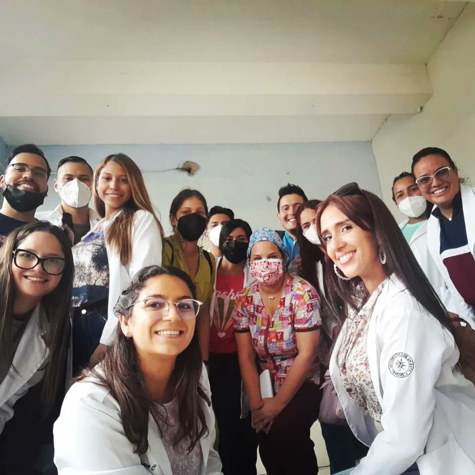 JTitanM's tweet photo. A un paso de la recta final 🙌🏻✨😃 MEDICINA V Aprobada✅ 🩹🩺💊💉🌡️🥼 Feliz día internacional del Médico 👨🏻‍⚕️👩🏻‍⚕️ #diadelmedico #3dediciembre #medicinainterna #medicina #boys #hospital #hombre #salud #happy #internodepregrado #hematologia #endocrinologia #reumatologia https://t.co/X0Hf3RbDrC