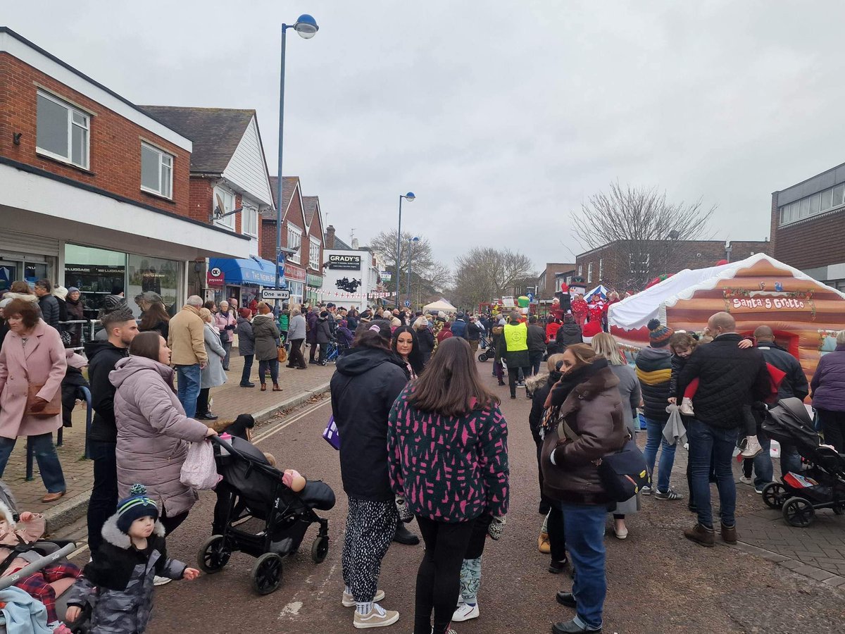 AndyLenaghan's tweet image. #smallbusinessSaturday
Courtesy of Hayling Island Businessmen’s Club in Mengham