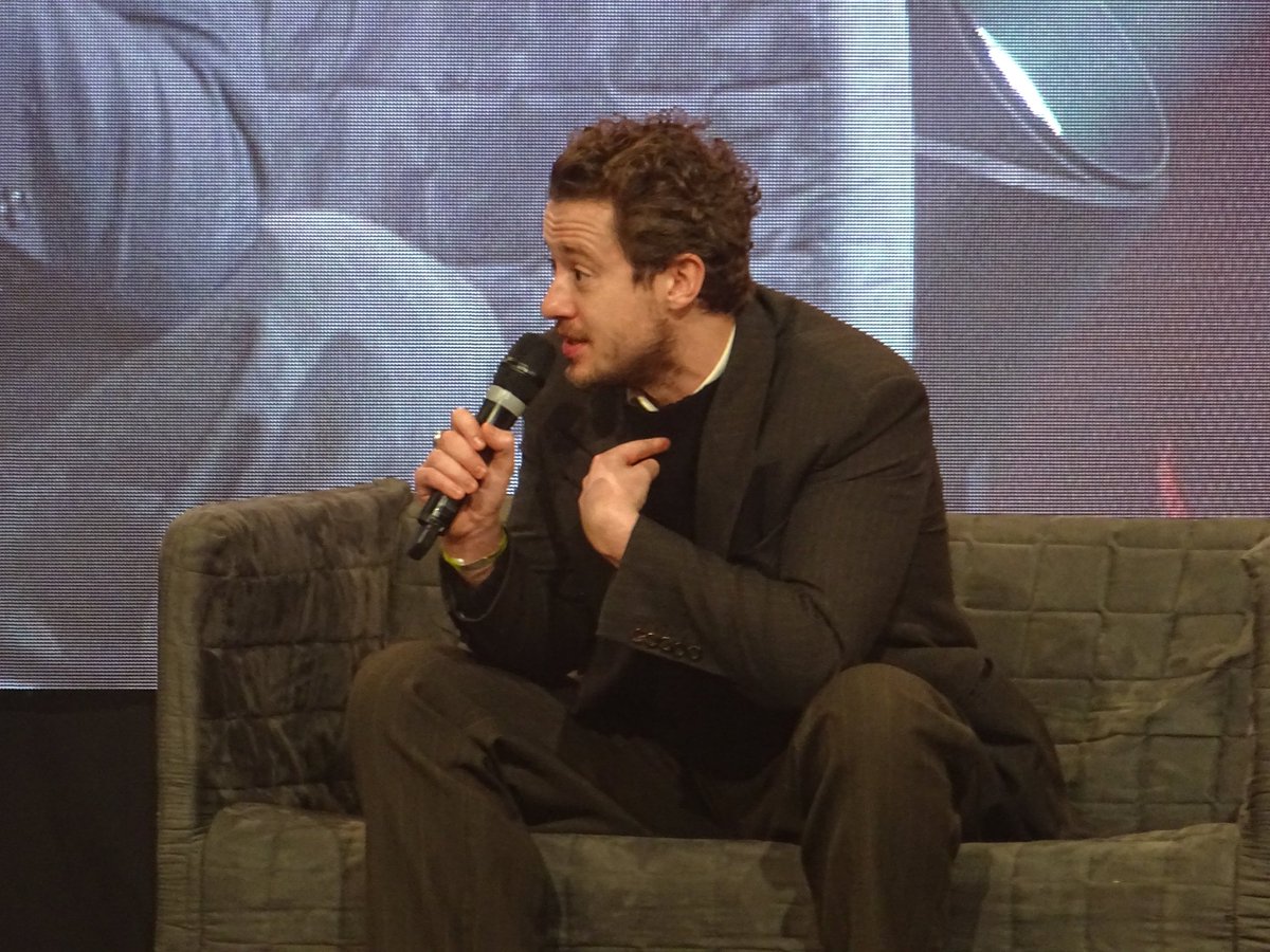 Noaleinchen's tweet photo. Some Pictures that i make from Joe today ♥️
Feel free to save and share them ♥️ (but please tag me 🥰) 
#JosephQuinn #GermanComicCon https://t.co/aMvlad7Xog