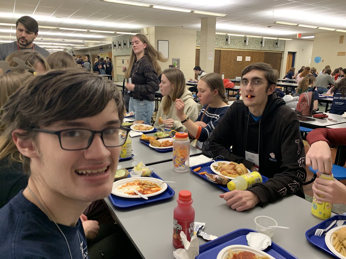 OrngeApplesause's tweet photo. #ethanandspencer are enjoying their delicious dinner! #pamemefest22 https://t.co/gQVXD9t7Nu