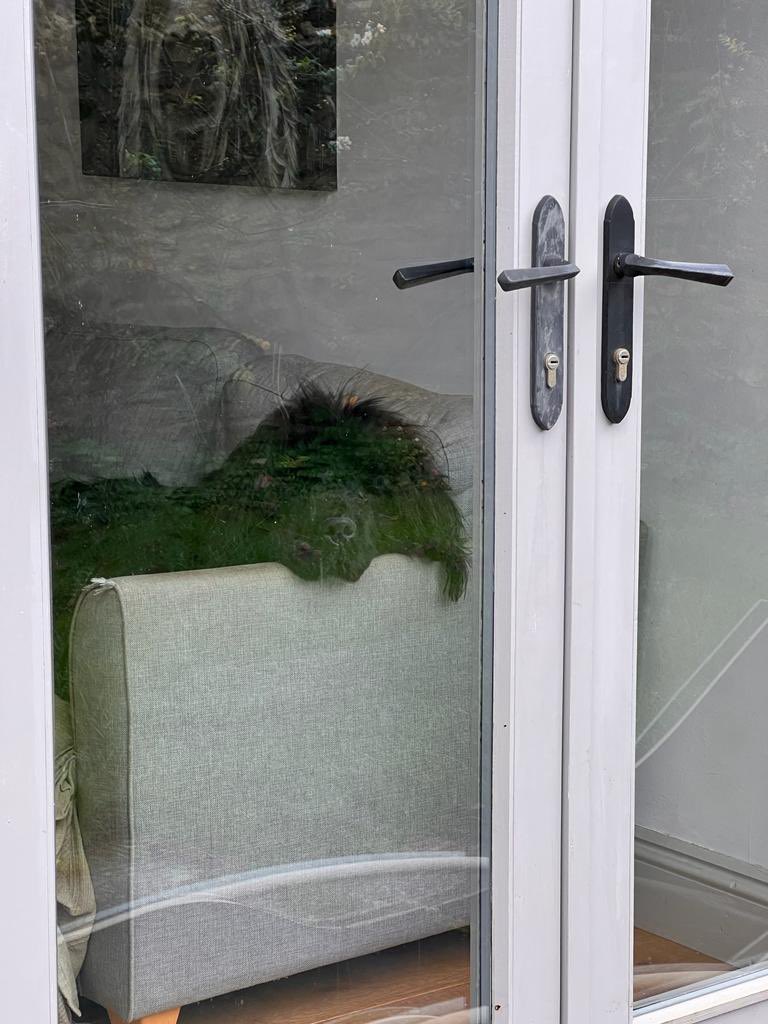 HenryPBear's tweet photo. It’s such hard work being a guard dog! #Newfoundland #nappingonthejob https://t.co/Of0Cn9hQcM