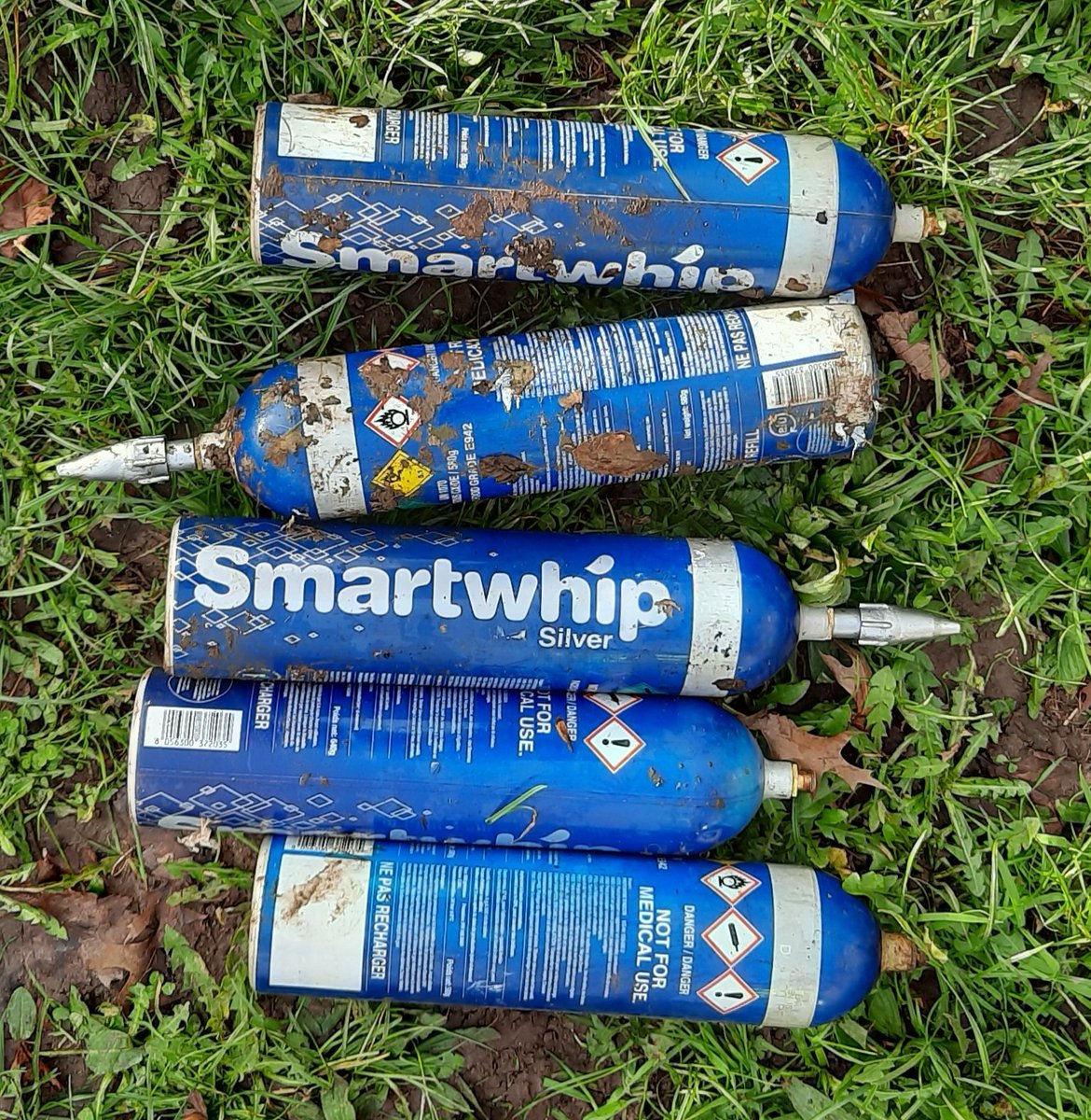 Springfield TARA (@springfieldtara) on Twitter photo Some of the large nitrous oxide canisters amongst the litter we picked today 🗑🦺🌍 #litter
<a href="/KeepBritainTidy/">Keep Britain Tidy</a> Some of the large nitrous oxide canisters amongst the litter we picked today 🗑🦺🌍 #litter
<a href="/KeepBritainTidy/">Keep Britain Tidy</a>