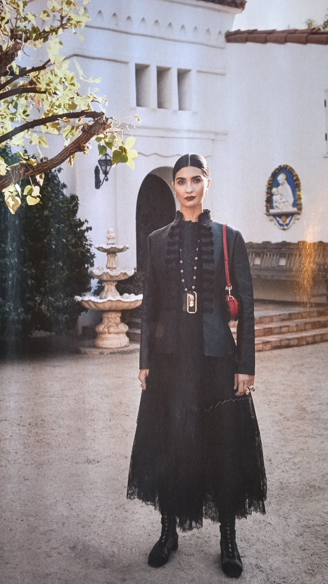 <a href="/WenCA26/">Eve</a> <a href="/ELLETurkey/">elleturkey</a> <a href="/Dior/">Dior</a> <a href="/aytl_budak/">venividivici</a> Esta edición es de lo mejorcito en moda en cuanto a buen gusto, estilo, estética, belleza…
Reportaje 🔝 👸🏻🧚🏻✨

#TubaBüyüküstün #TubaBüyüküstünXELLE <a href="/ELLETurkey/">elleturkey</a> <a href="/Dior/">Dior</a> #DiorResort2023
📸 from salttuba via IG