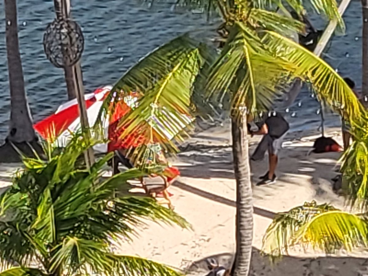 Roger_Southam's tweet photo. Santander is safely in the Caribbean spreading cheer #SantaClaus #cayman https://t.co/A0h89L1rFa