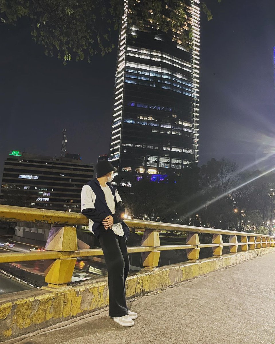 TFN_BRAZIL's tweet photo. [#GUNGRAM] Atualização do #GUNWOO no Instagram!

“No México✨
O filhotinho é fofo🐶❤”

#건우 #TFN #티에프앤 @TFN_official_ 

(1/2) https://t.co/xRV7g6UMVi